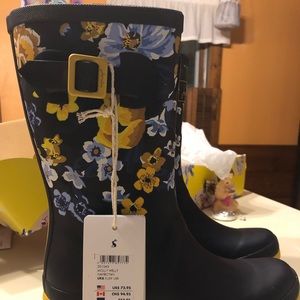 Size 8 Joules mid calf rain boots